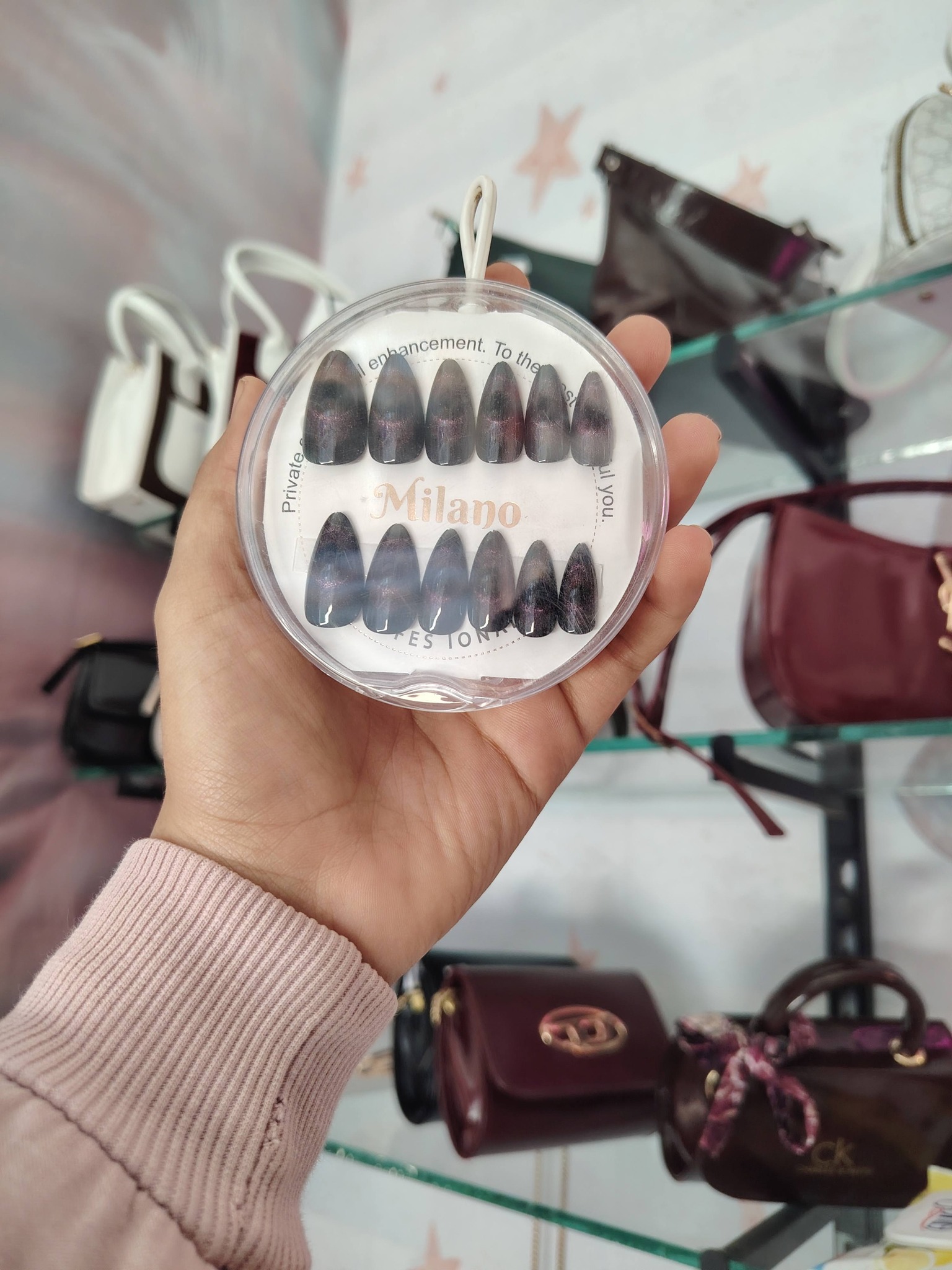 اظافر ميلانو